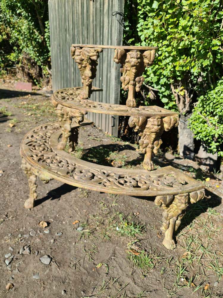 BUCKINGHAM CAST IRON STEPS