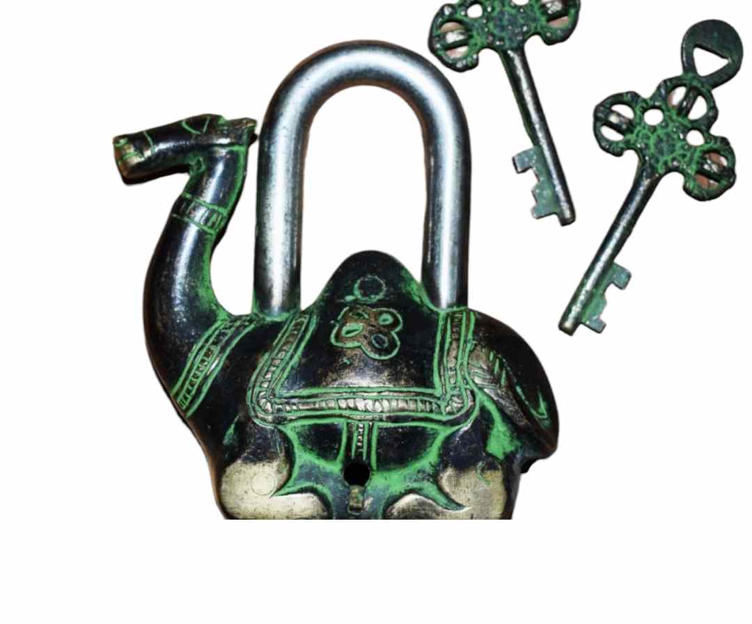 BRASS CAMEL PADLOCK
