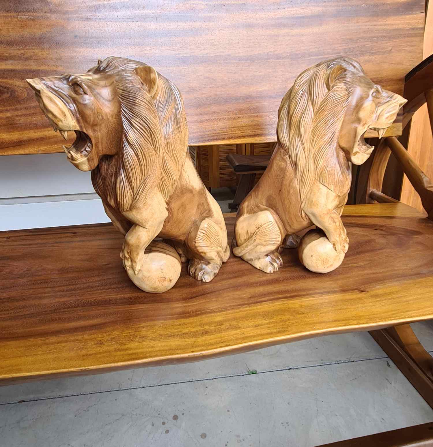 CARVED WOODEN LION STATUE