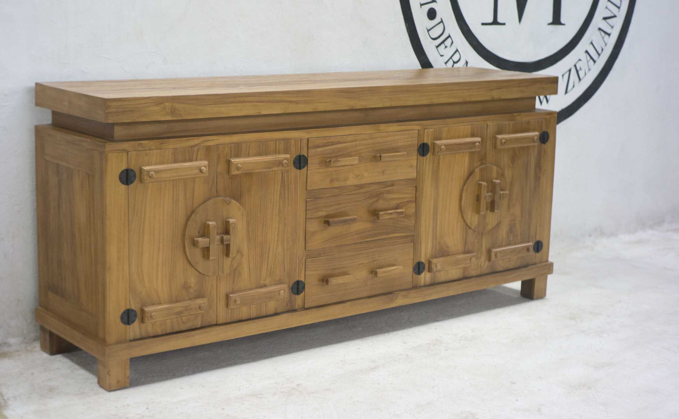 LARGE HONG ORIENTAL SIDEBOARD