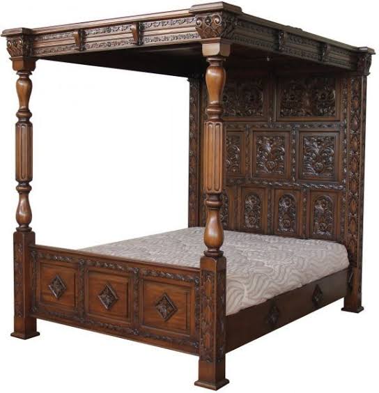 ANCESTRAL MEDIVAL CANOPY BED