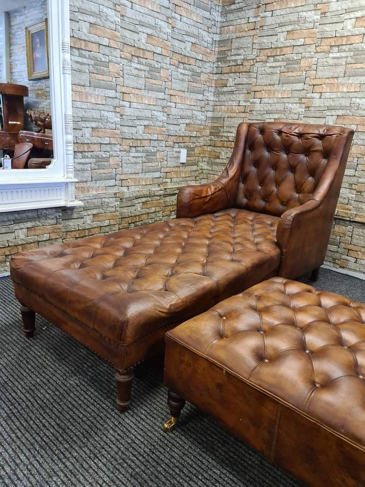 BROADHAVEN CHESTERFIELD DAY BED