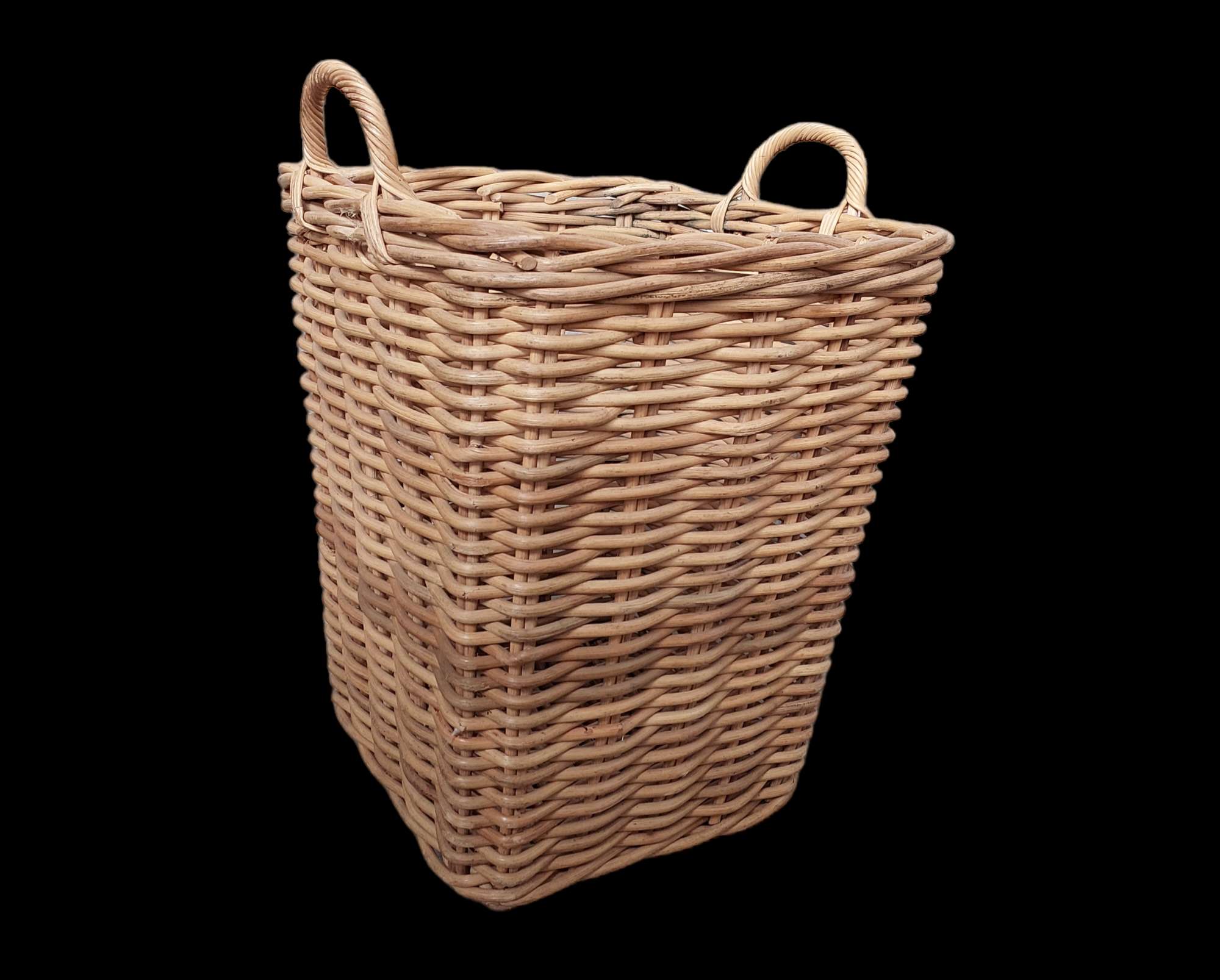 HAND WEAVEN RATTAN BASKET LARGE