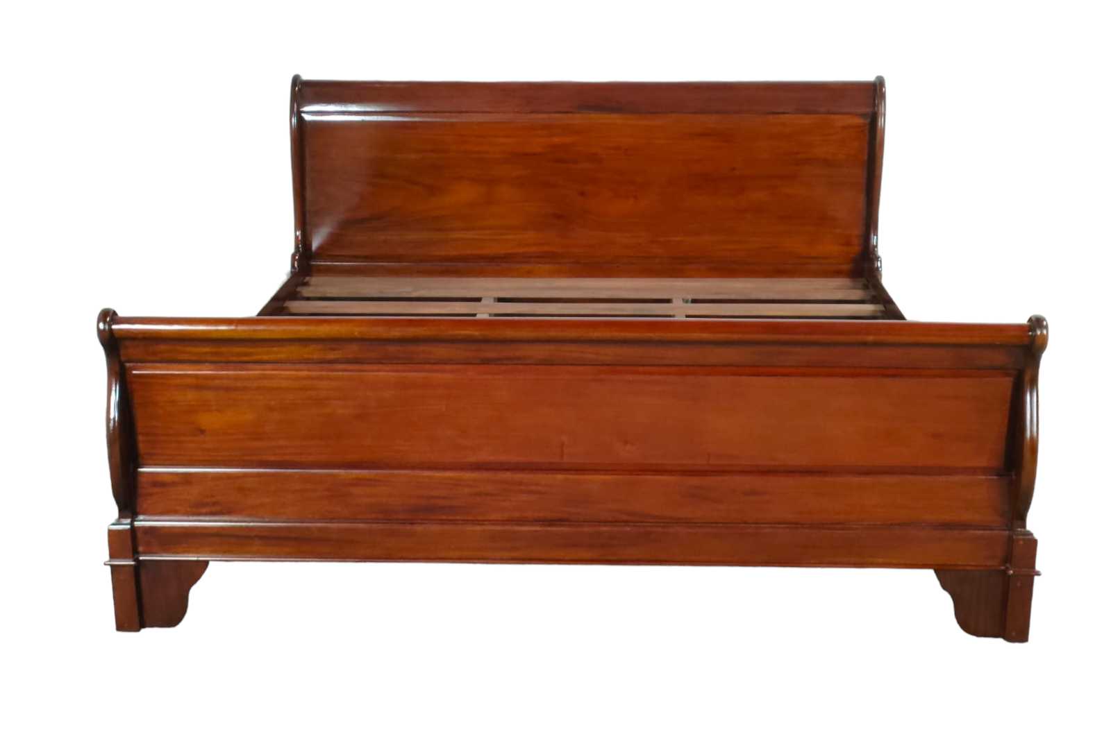 LEXA SLEIGH BED
