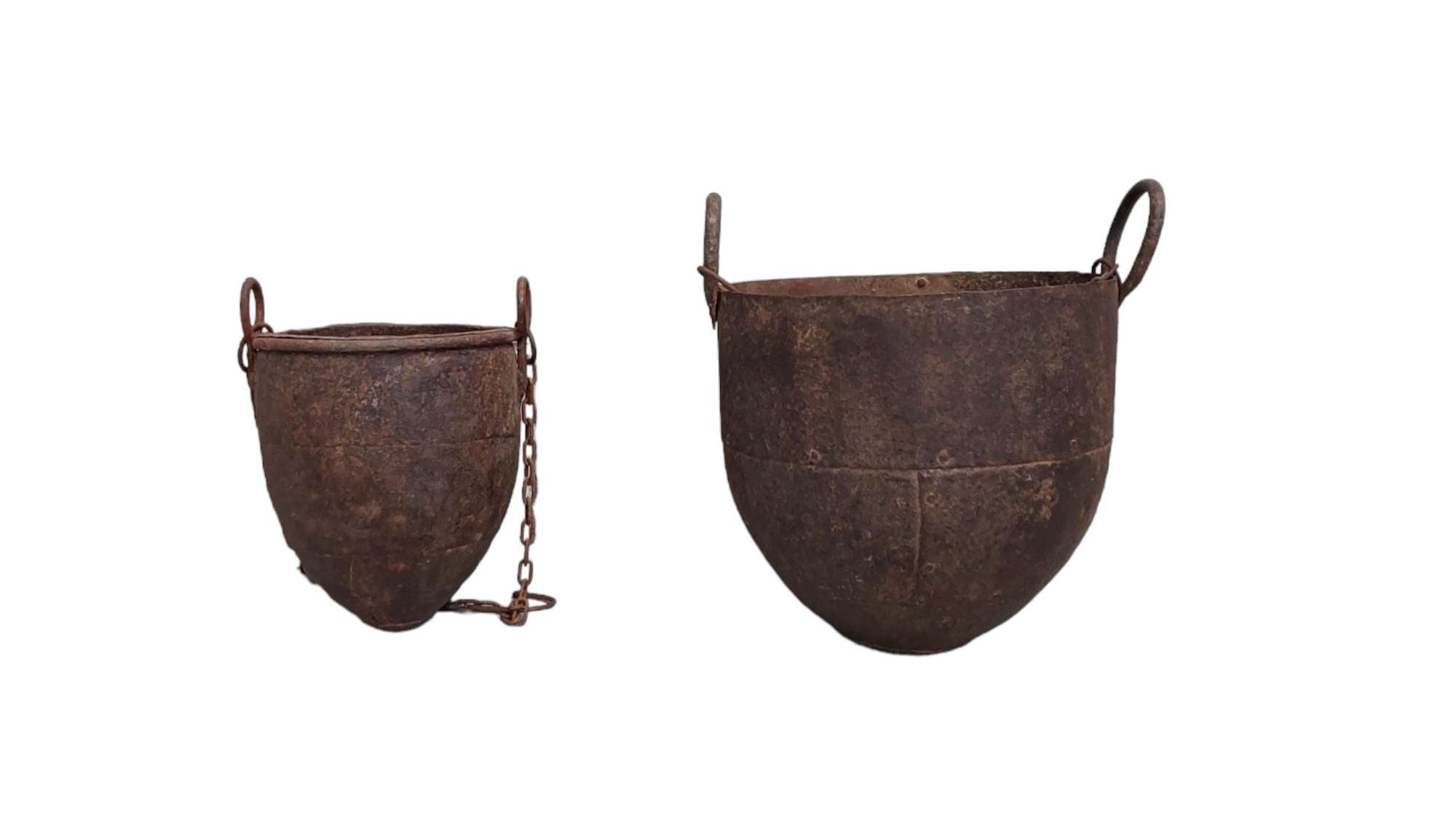 ANTIQUE IRON HANGING POT
