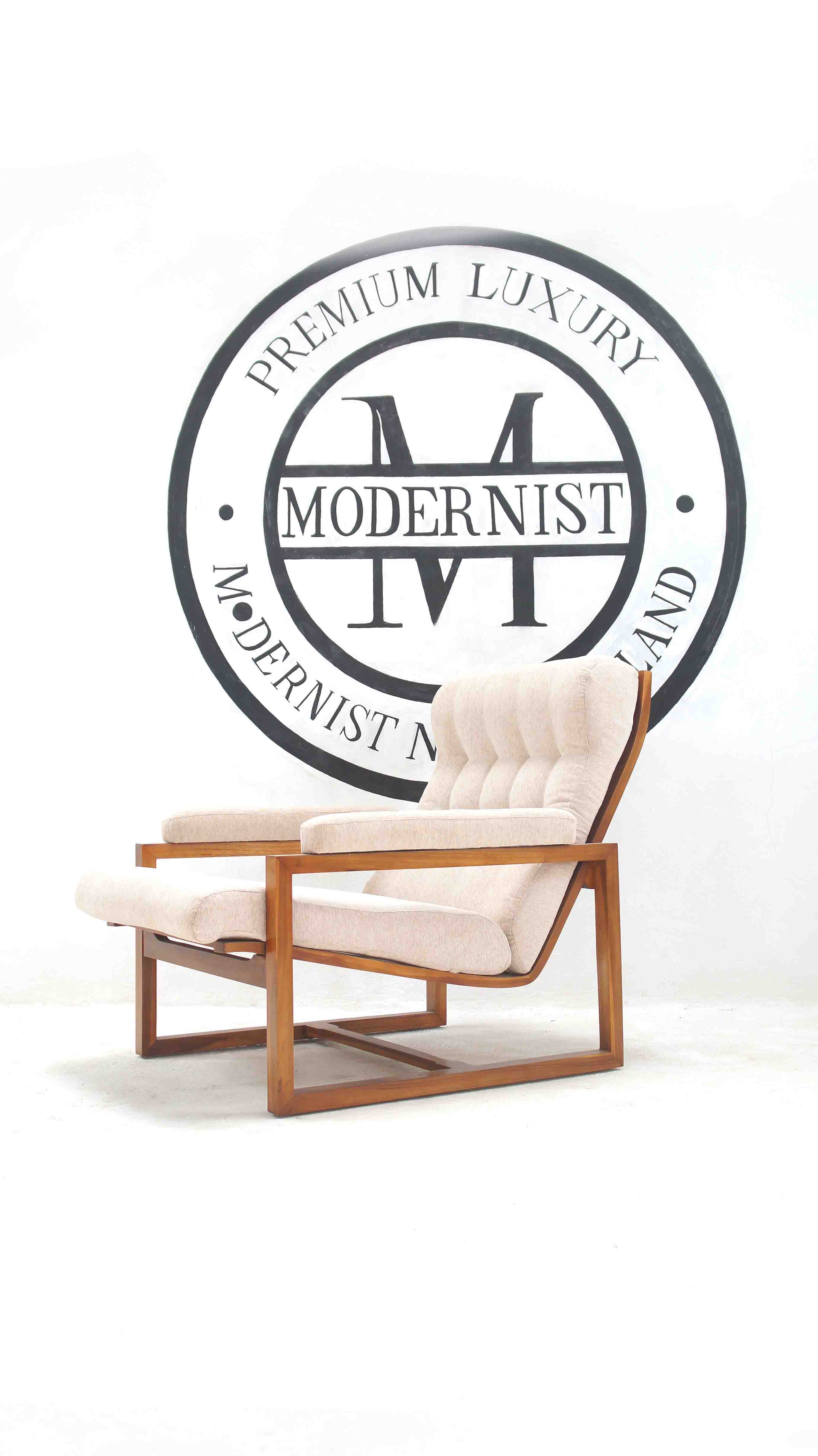 BRAGA MID CENTURY ARMCHAIR