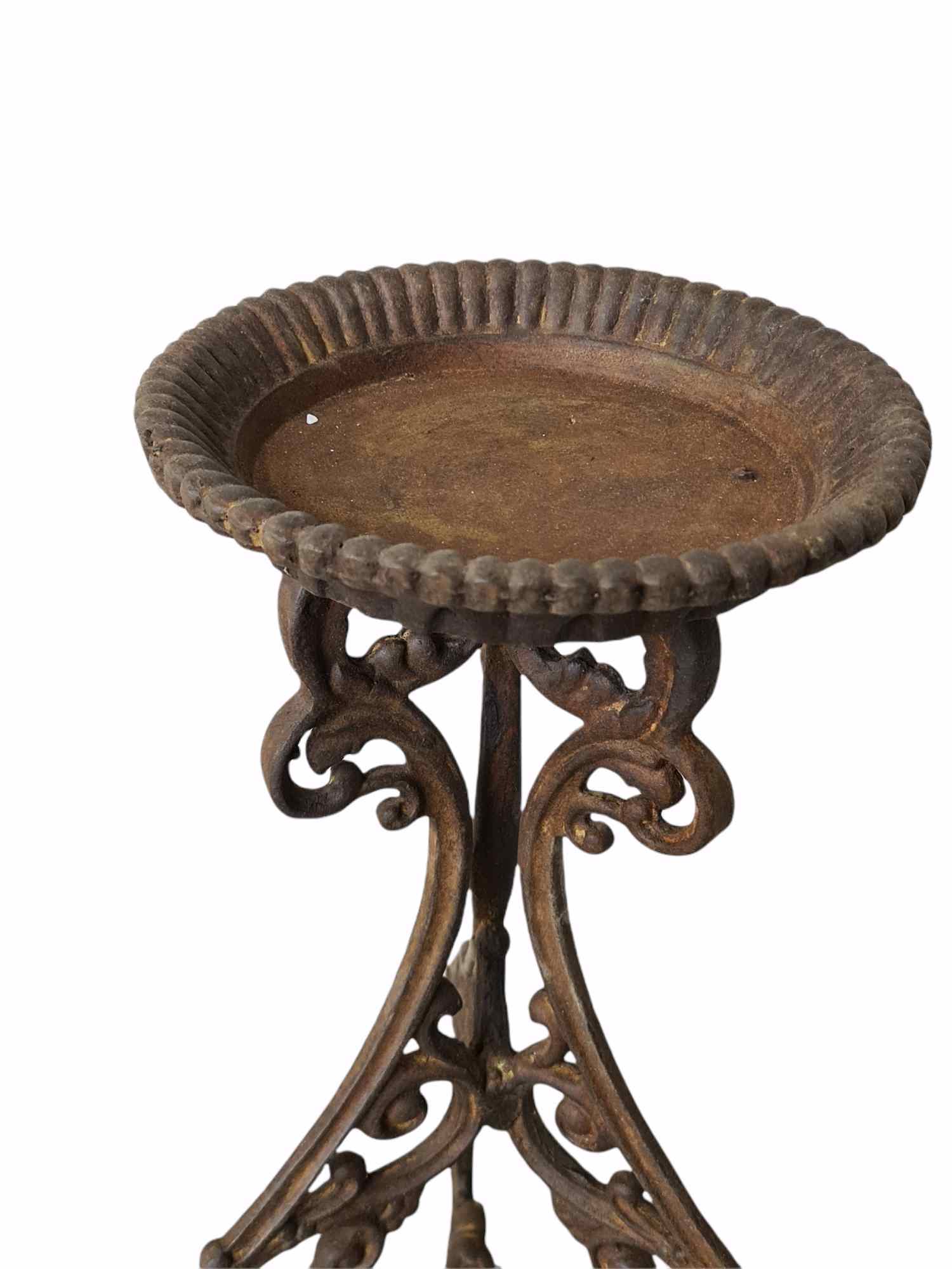 Cardona Cast Iron Plant Stand