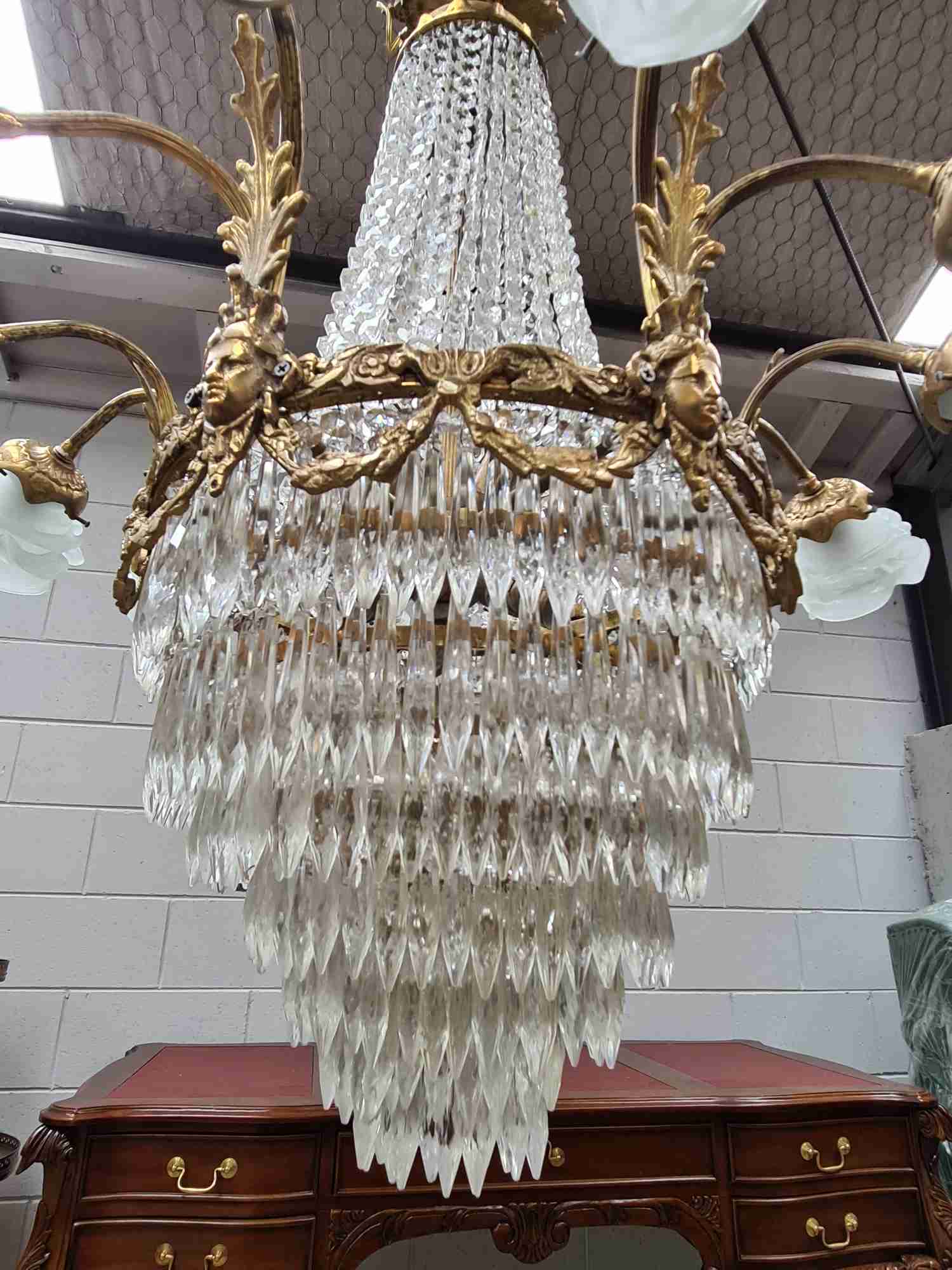 LARGE ITALIAN CHANDELIER