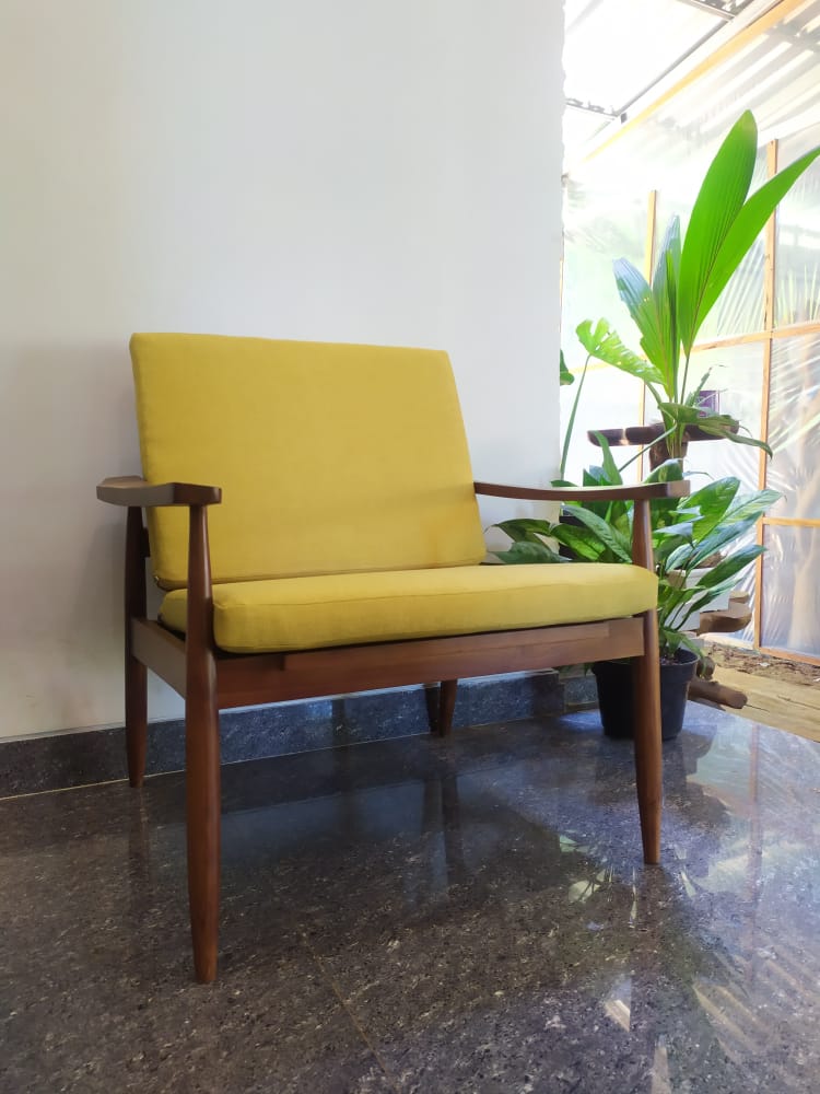 KIRANA MODERN ARMCHAIR