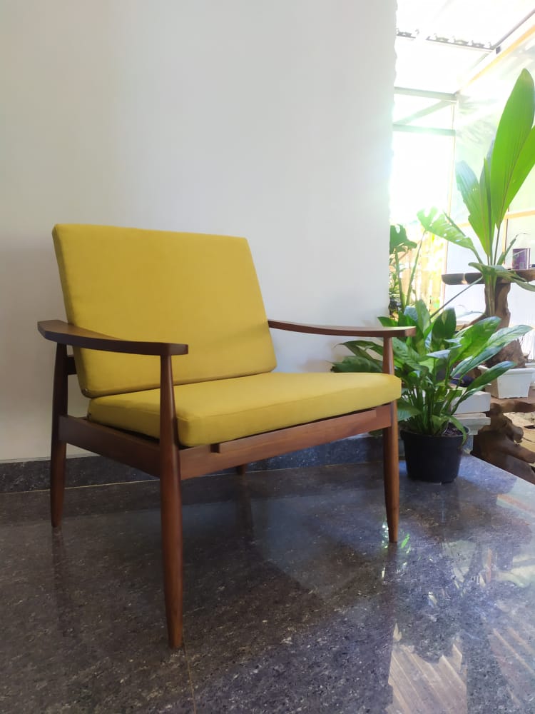 KIRANA MODERN ARMCHAIR