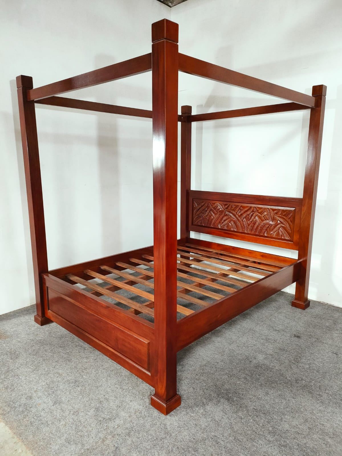FERNLAND MAHOGANY POSTER BED