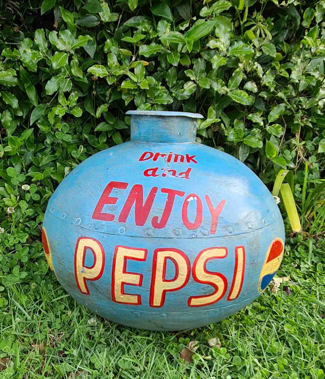 VINTAGE PEPSI URN