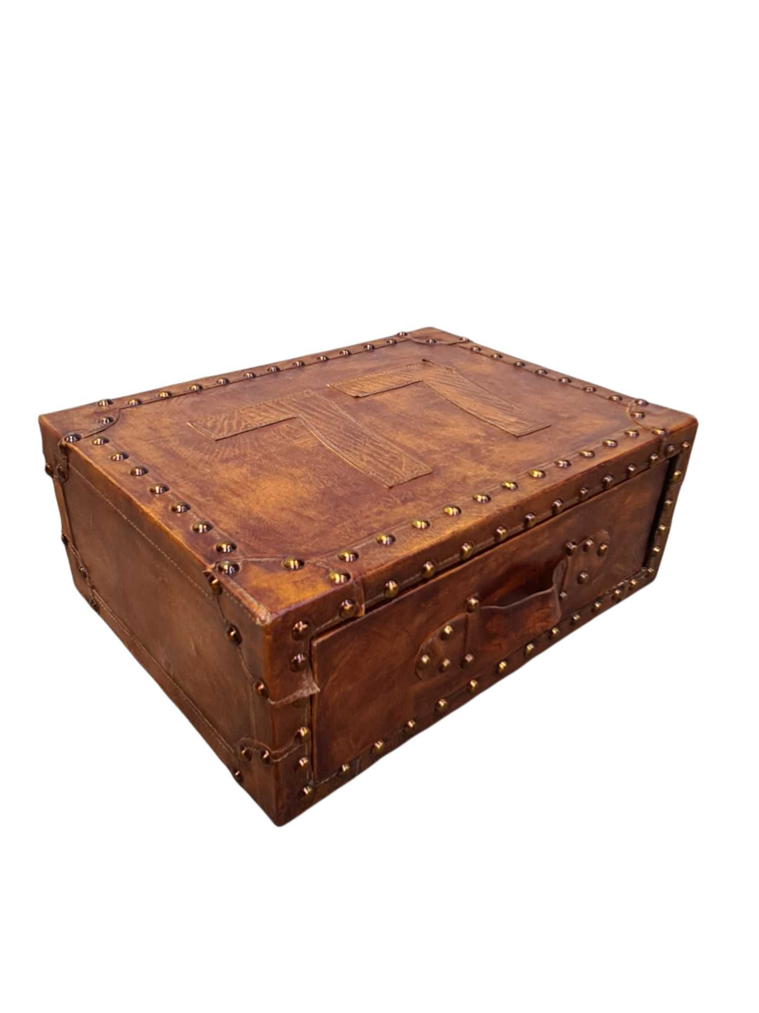 VINSON GENTLEMAN'S DESK TOP CHEST