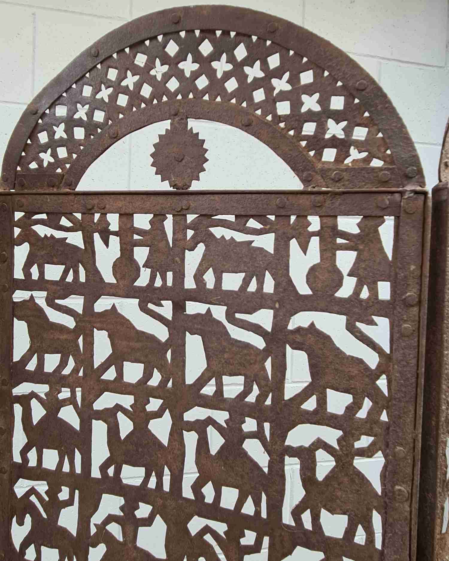 VINTAGE INDIAN IRON SCREEN