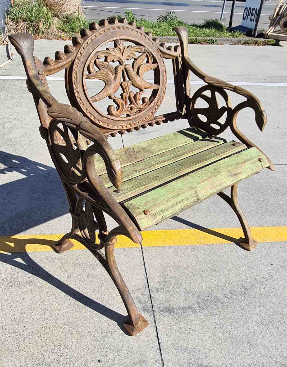 CAST IRON LOVE BIRDS BENCH