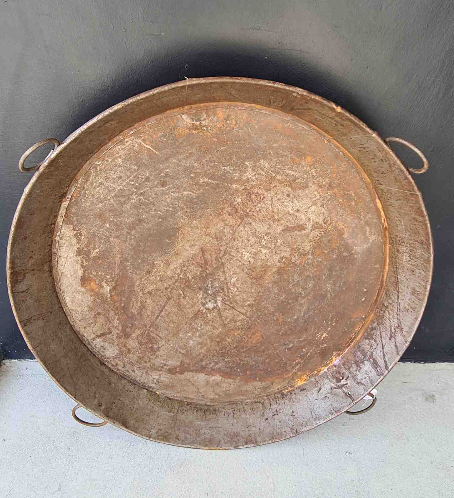 LARGE VINTAGE IRON PAN