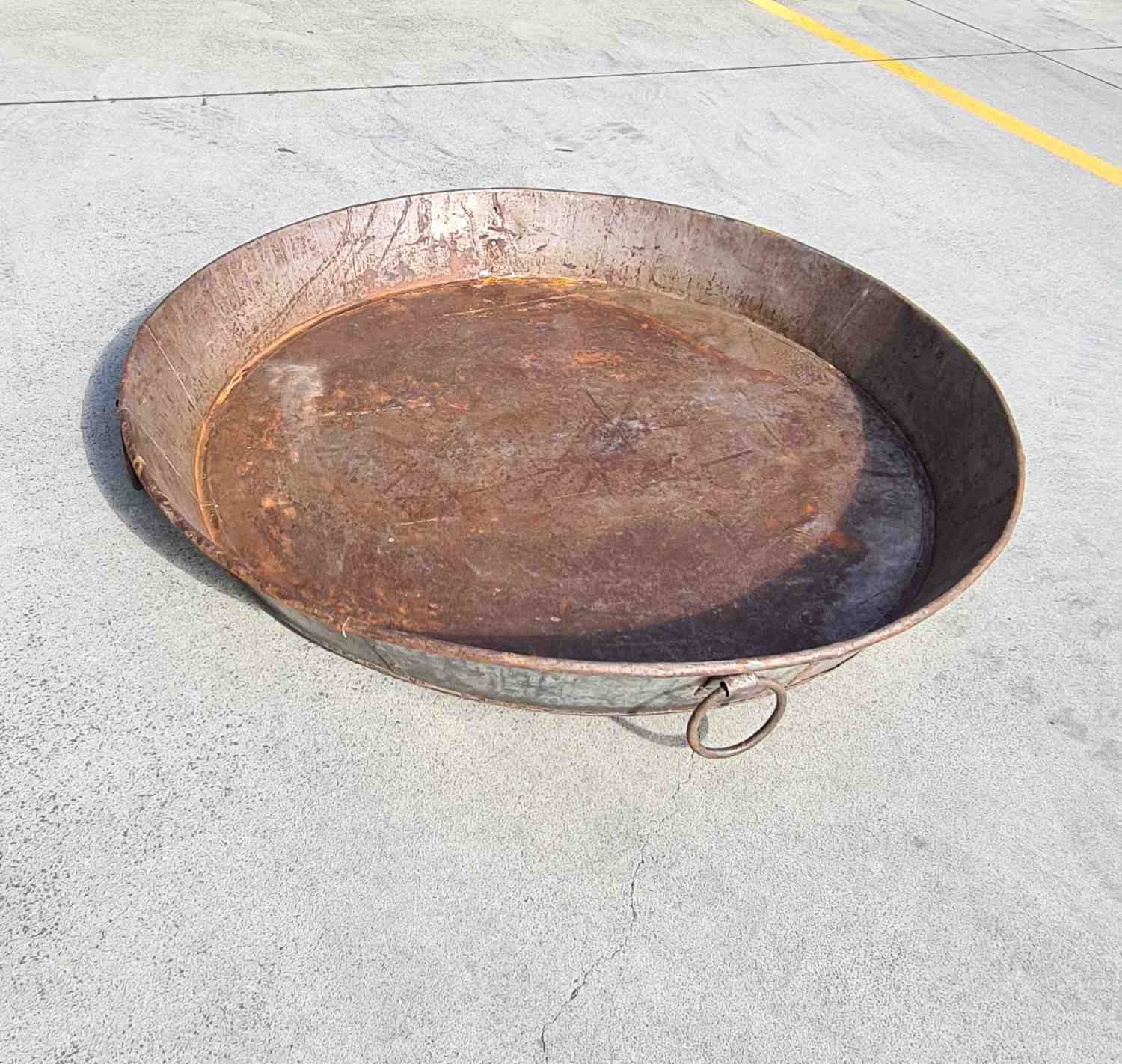 LARGE VINTAGE IRON PAN