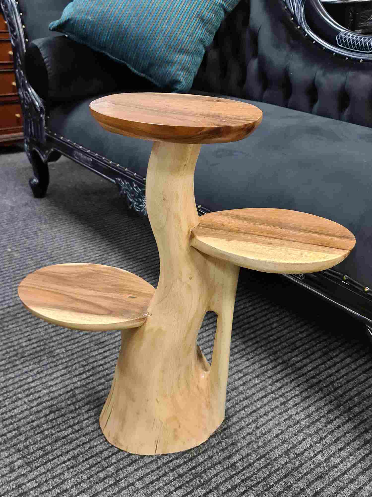 NATURAL TREE PLANT STAND