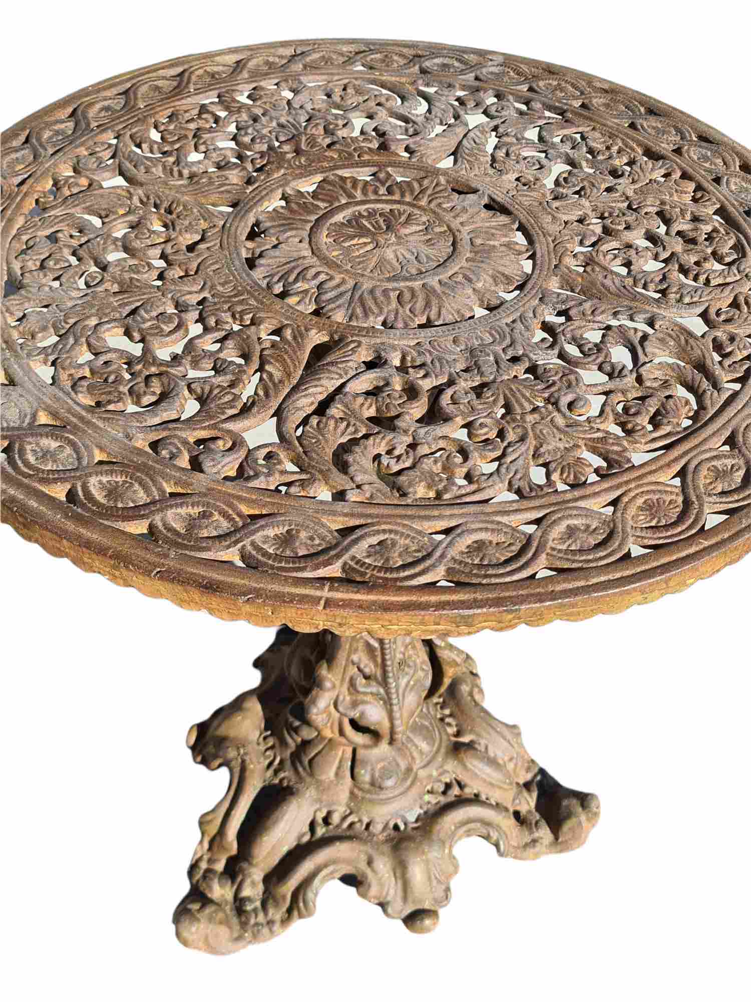 HAMPSHIRE CAST IRON TABLE