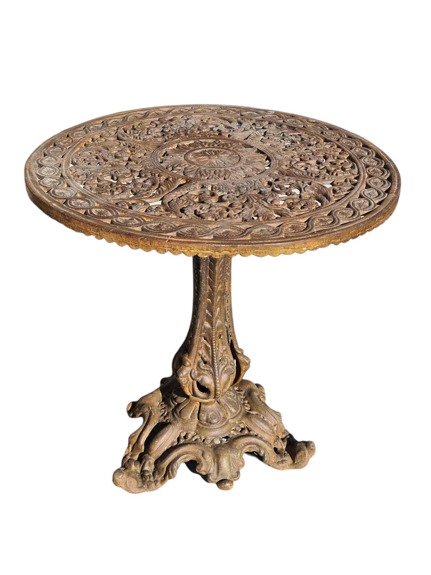 HAMPSHIRE CAST IRON TABLE