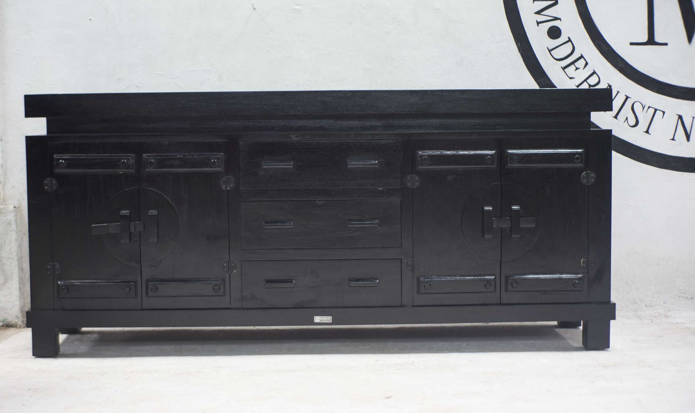 LARGE HONG ORIENTAL SIDEBOARD