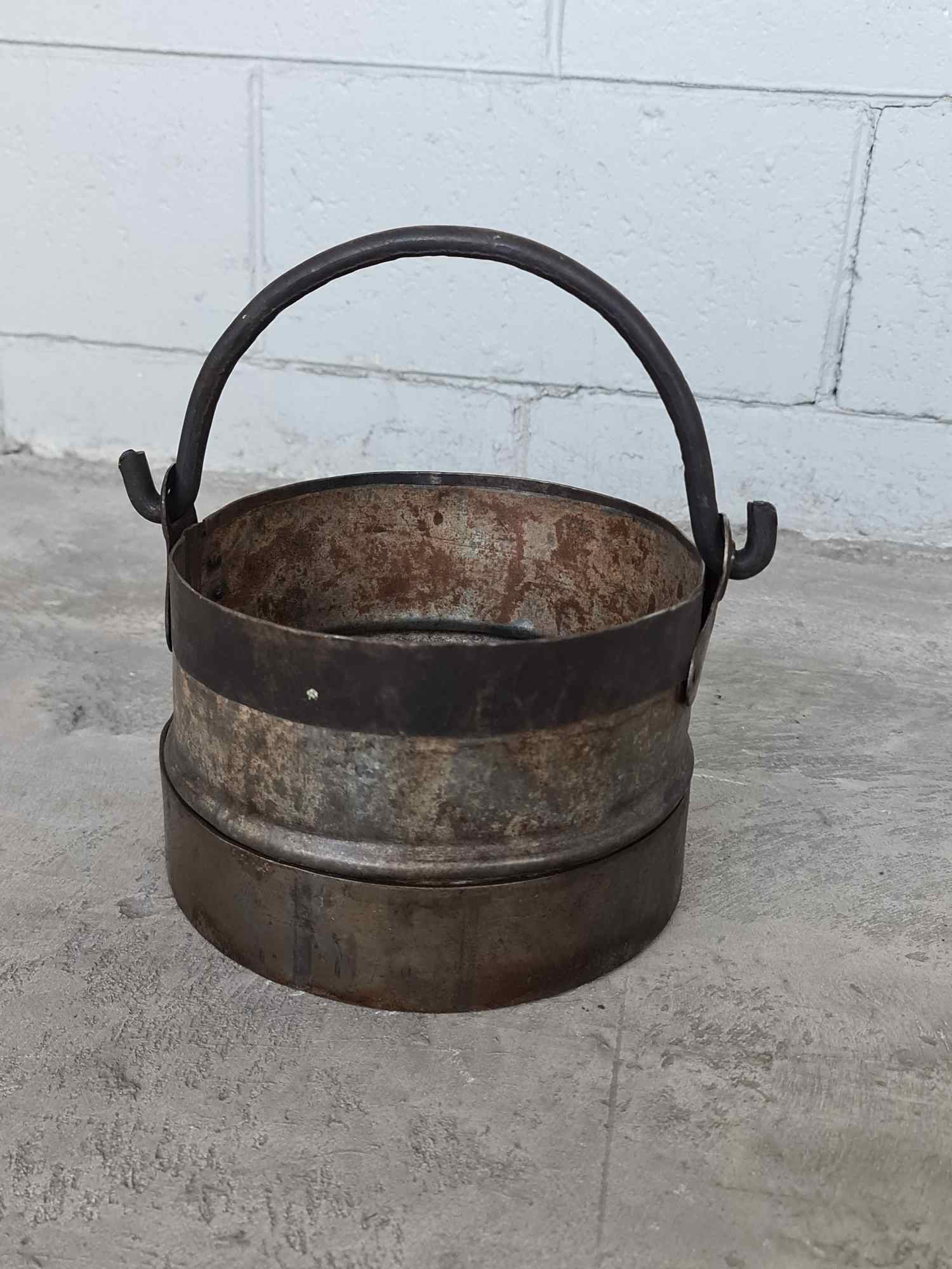 VINTAGE IRON PAN
